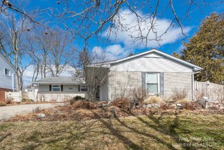 1526 Hanover Ct, Ann Arbor, MI 48103