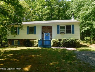 3119 Bear Rd, Bushkill, PA 18324