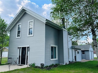 806 W Elm St, Chippewa Falls, WI 54729