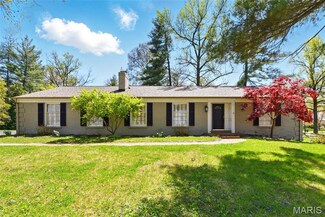 750 Laurel Oak Dr, Des Peres, MO 63131