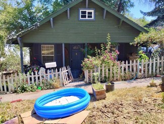 826 Mt Whitney St, Klamath Falls, OR 97601