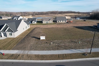 1055 Saba Blvd, Mankato, MN 56001