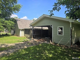828 S Lewis St, Dexter, MO 63841