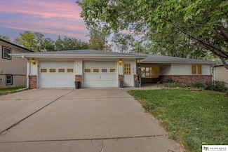 1932 Benton St, Lincoln, NE 68521