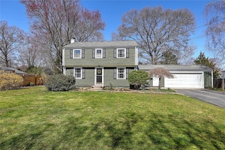 11 Pine Ave, Barrington, RI 02806
