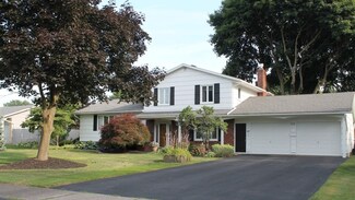 67 Southridge Dr, Rochester, NY 14626