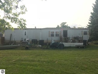 215 Sherman St, Boon, MI 49618