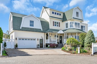 221 Magnolia Dr, Bayville, NJ 08721