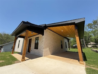 611 W Baker St, Denison, TX 75020
