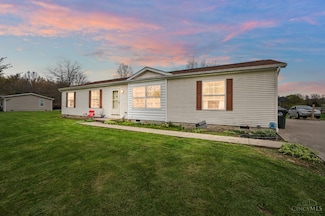 4222 E Fork Hills Dr, Batavia, OH 45103
