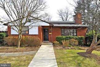 6210 Hollins Dr, Bethesda, MD 20817