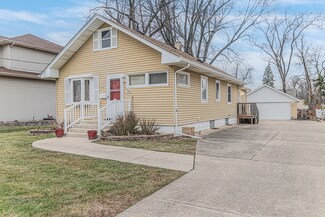 234 W Harrison Rd, Lombard, IL 60148