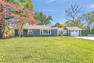 5 Edgewood Dr, Saint Charles, MO 63301