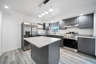 1345 Molly Ln, Columbus, OH 43207