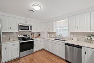 38 Roosevelt St Unit 2, Braintree, MA 02184