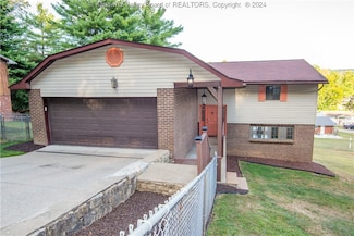 1712 Winding Hills Dr, Charleston, WV 25320
