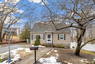 121 Eastern Ave, Woburn, MA 01801