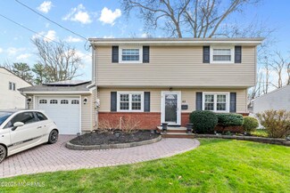 43 Throckmorton Ln, Old Bridge, NJ 08857