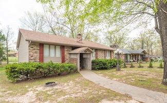 2018 Woodland Rd, Poplar Bluff, MO 63901