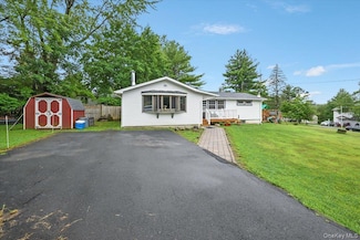 33 Ann Ln, Mountain Dale, NY 12763