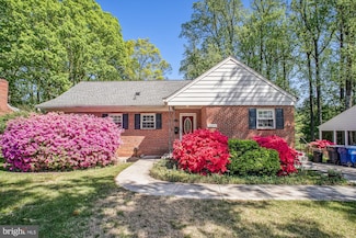 3109 Valley Ln, Falls Church, VA 22044