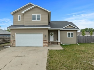 1820 26th St SW, Minot, ND 58701