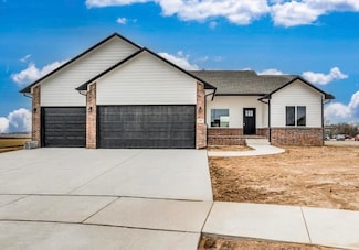 137 N Ripley Ct, Derby, KS 67037