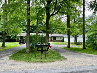 16774 Taft Rd, Spring Lake, MI 49456