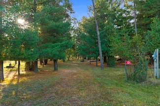 328 & 326 York Ct, Lake Camelot, WI 54457