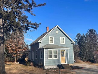 2 Sinclair Ave, Somersworth, NH 03878