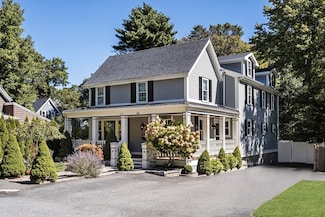 48 Bunker Hill Ln, Quincy, MA 02169