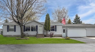 20 Kenneally Blvd, Gladstone, MI 49837