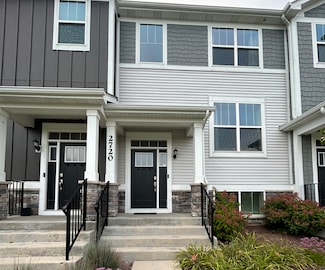 2720 Fieldcrest Dr, Mundelein, IL 60060