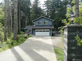 708 3rd St, Rainier, WA 98576