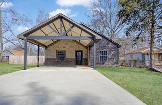 1007 E 1st St, Mount Pleasant, TX 75455