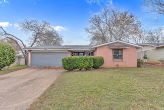 2410 Brookshire St, Arlington, TX 76010