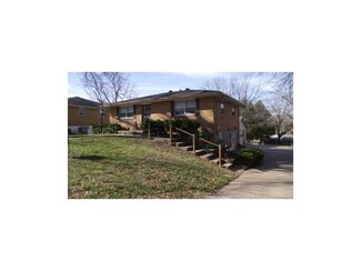 10812 E Scarritt Ave, Sugar Creek, MO 64054