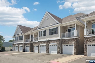 28 Elston Ct, Haskell, NJ 07420