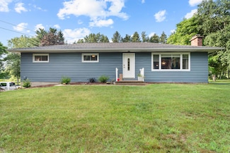 3900 W Bacon Rd, Hillsdale, MI 49242