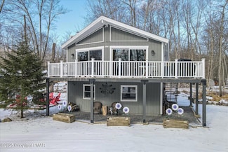 414 Berry Ln, Pocono Lake, PA 18347