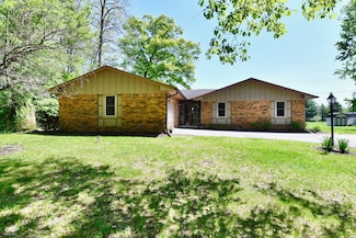 5979 Oak Hill Dr E, Plainfield, IN 46168