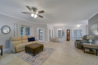 2803 Kings Crossing Dr Unit 111, Kingwood, TX 77345