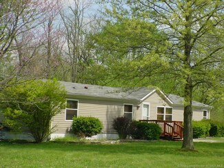 826 Gilbert Rd, Marysville, IN 47141