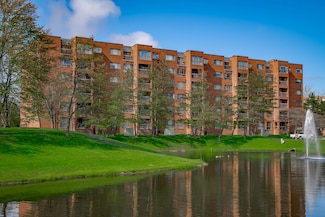 701 Forum Dr Unit 310, Roselle, IL 60172