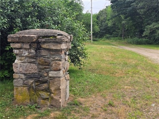 16 Vars Ln Unit B, Bradford, RI 02808