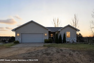 2663 Carlisle Hwy, Charlotte, MI 48813