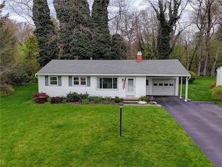 530 Glenview Ct, Webster, NY 14580