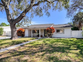 571 Lentz Rd, Belleair Bluffs, FL 33770