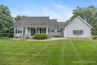 1471 10 Mile Rd NE, Comstock Park, MI 49321