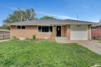 2121 N 61st St, Lincoln, NE 68505